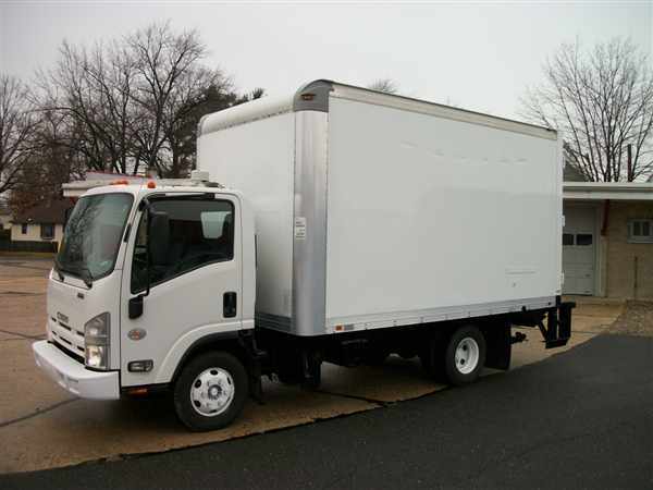 2011 Isuzu Npr Hd  Box Truck - Straight Truck