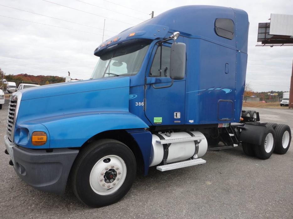 2007 Freightliner Columbia  Conventional - Sleeper Truck