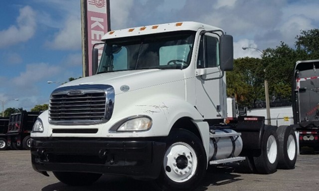 2009 Freightliner Columbia  Cab Chassis