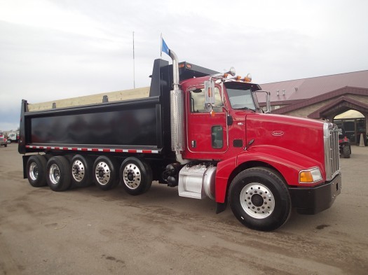 2006 Peterbilt Dump Truck  Dump Truck