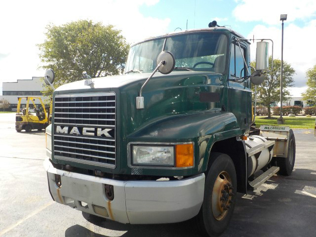 2002 Mack Ch612  Conventional - Day Cab