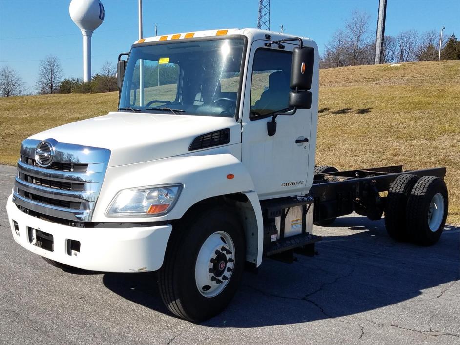 2011 Hino 338  Cab Chassis