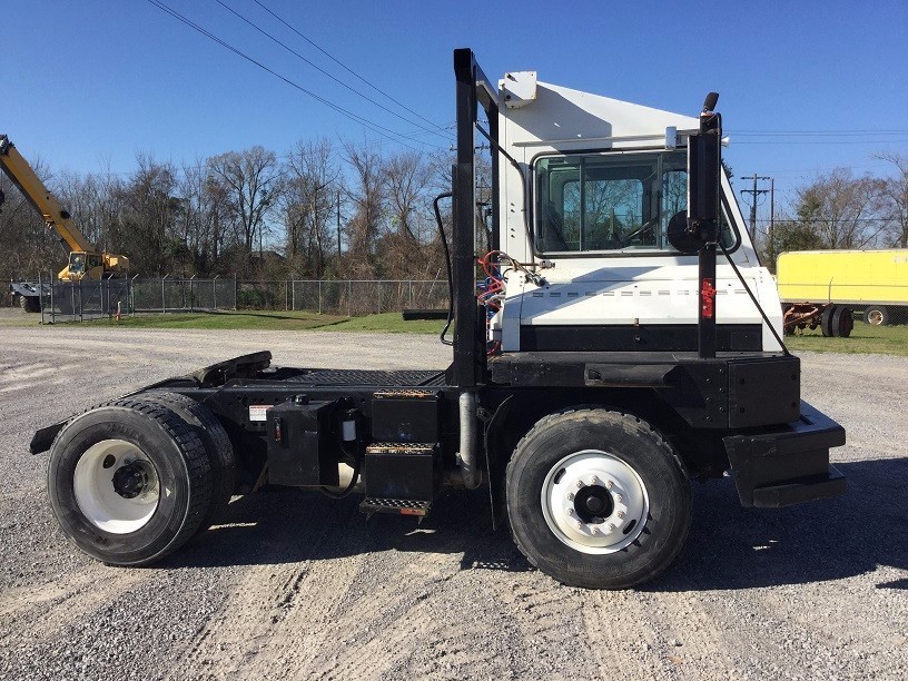 2006 Ottawa Yt50  Yard Spotter Truck