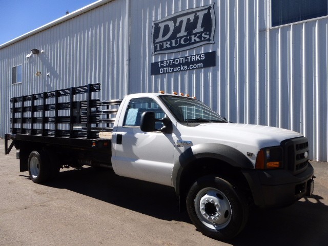 2005 Ford F450  Flatbed Truck