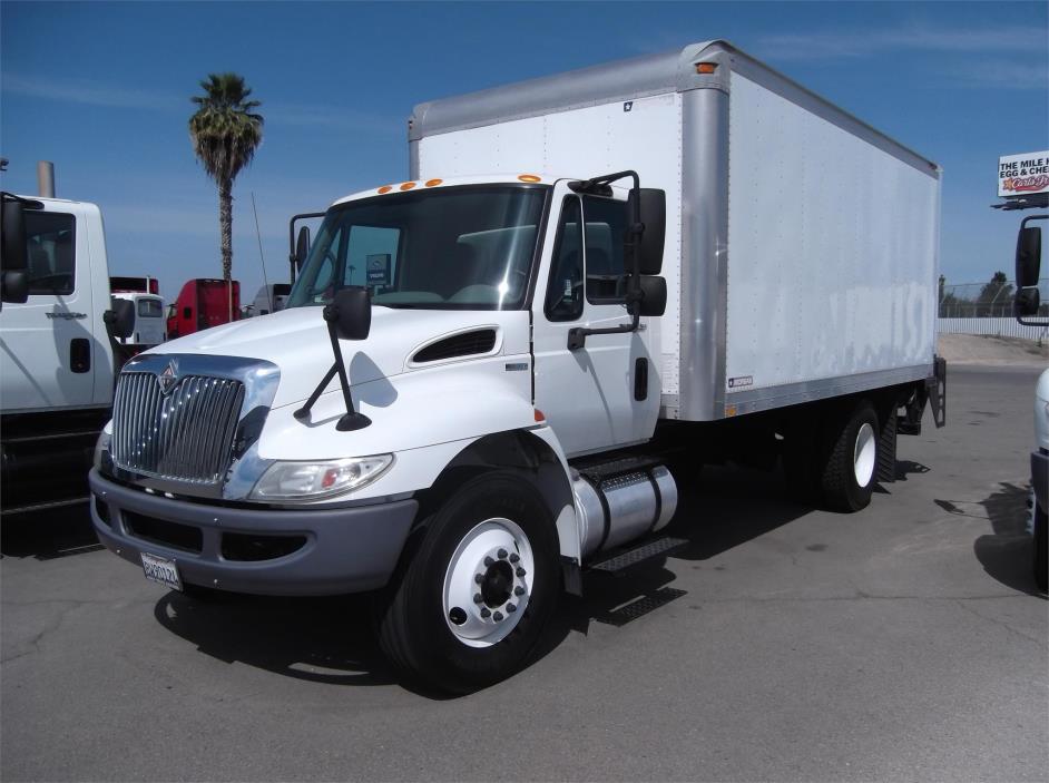 2010 International Durastar 4300  Box Truck - Straight Truck