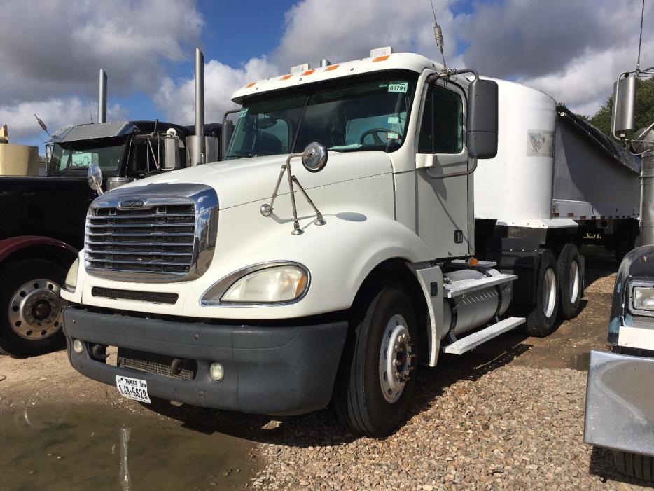 2007 Freightliner Columbia Cl12064st  Conventional - Day Cab
