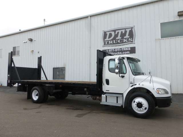 2009 Freightliner Business Class M2  Flatbed Truck