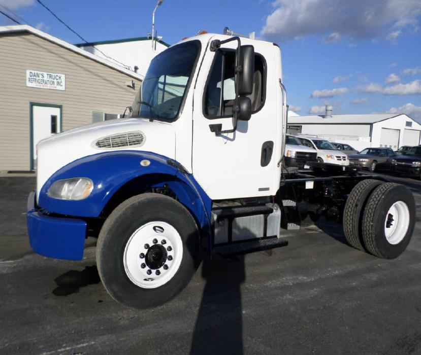 2006 Freightliner M2  Conventional - Day Cab