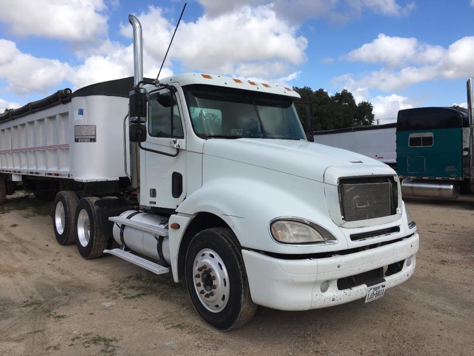 2006 Freightliner Columbia Cl12064st  Conventional - Day Cab