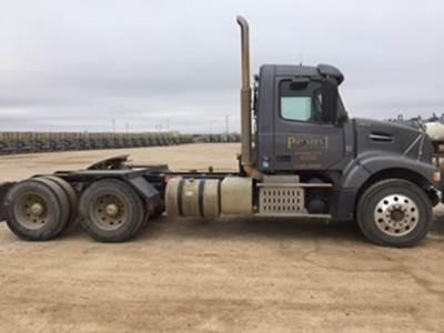 2013 Volvo Vnl  Conventional - Day Cab