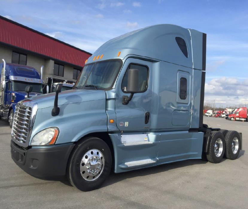 2014 Freightliner Cascadia  Conventional - Sleeper Truck