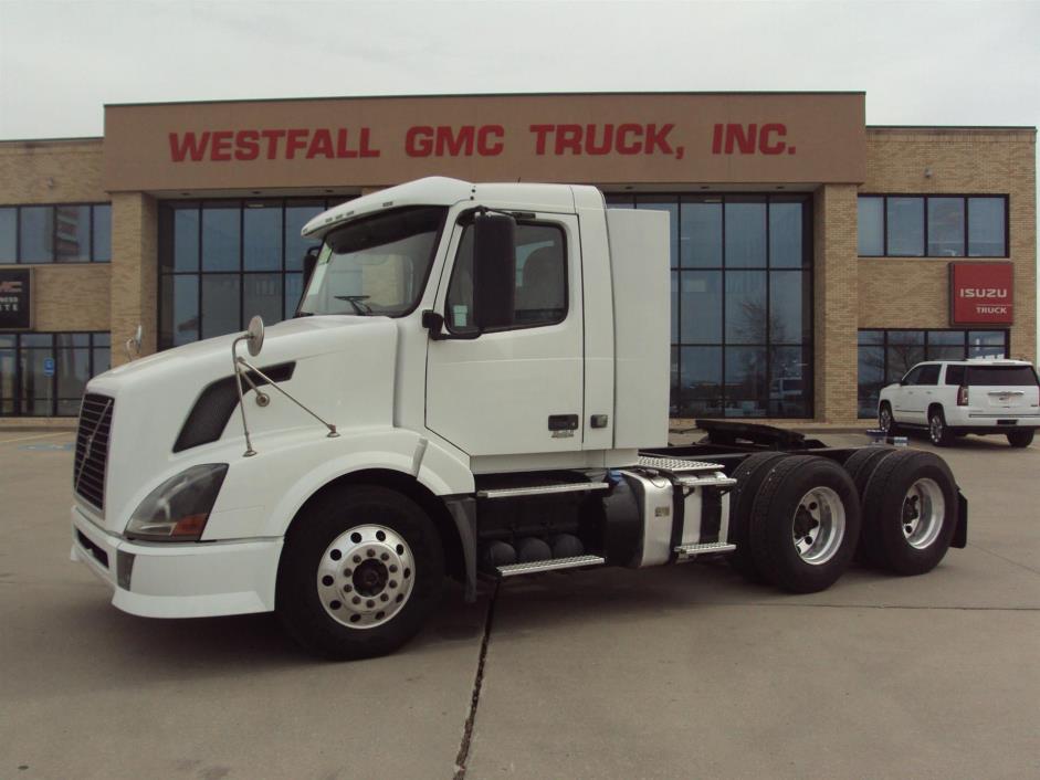 2012 Volvo Vnl64t300  Conventional - Sleeper Truck