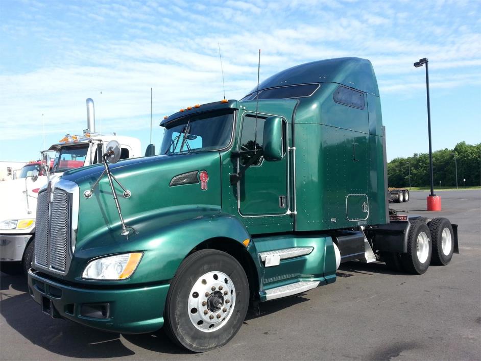 2009 Kenworth T660  Conventional - Sleeper Truck