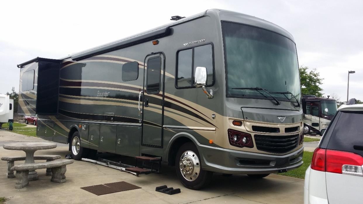 2016 Fleetwood BOUNDER 33C