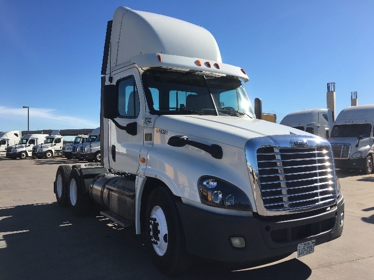 2013 Freightliner Cascadia  Conventional - Day Cab