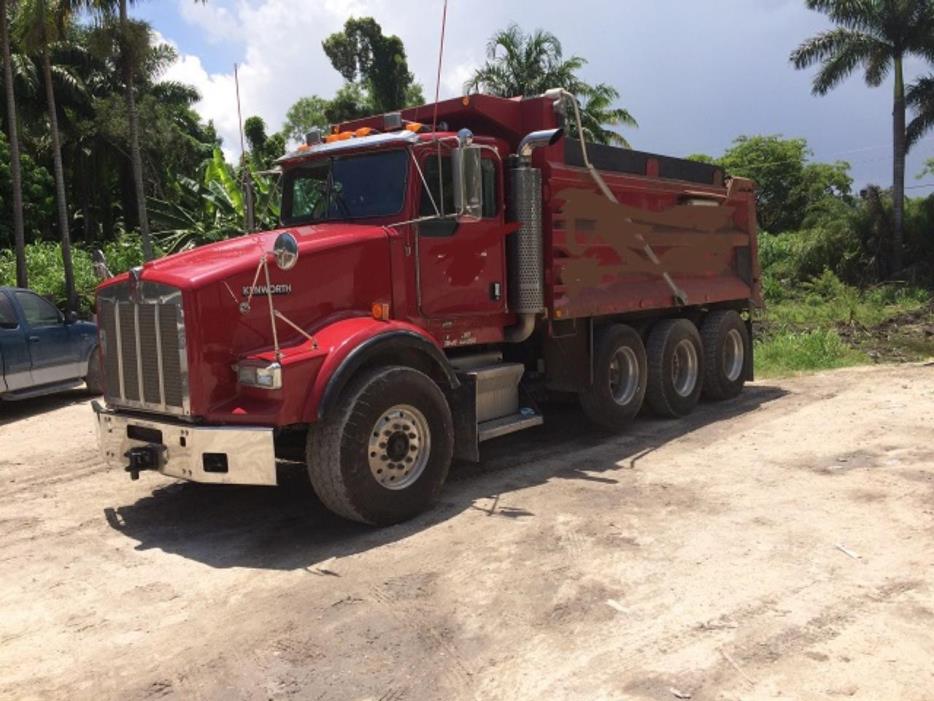 2005 Kenworth T-800  Dump Truck