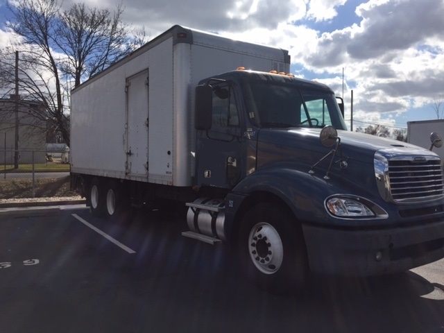 2010 Freightliner Columbia 120  Box Truck - Straight Truck