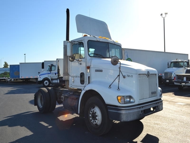 2000 International 9100  Conventional - Day Cab