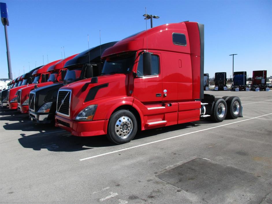 2013 Volvo Vnl  Conventional - Sleeper Truck