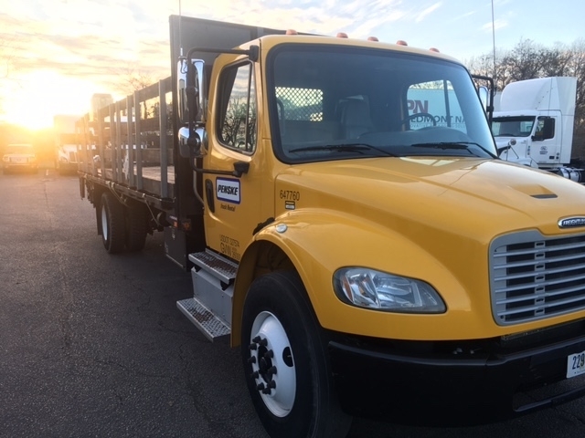 2013 Freightliner Business Class M2 106  Flatbed Truck