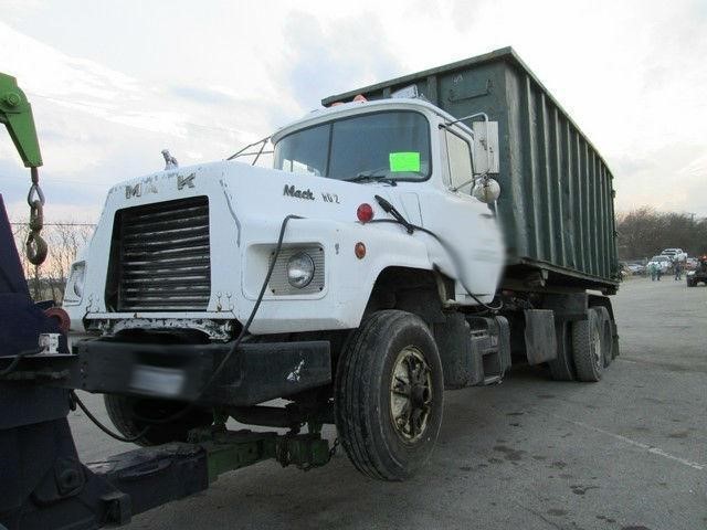 1991 Mack Rd690s  Dump Truck