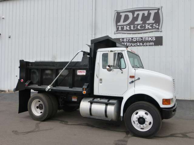 2000 International 8100  Dump Truck