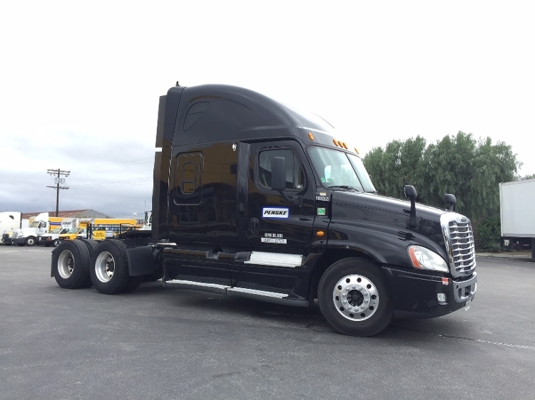 2014 Freightliner Cascadia  Conventional - Sleeper Truck
