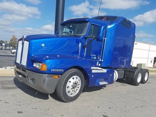 2005 Kenworth T600  Conventional - Sleeper Truck