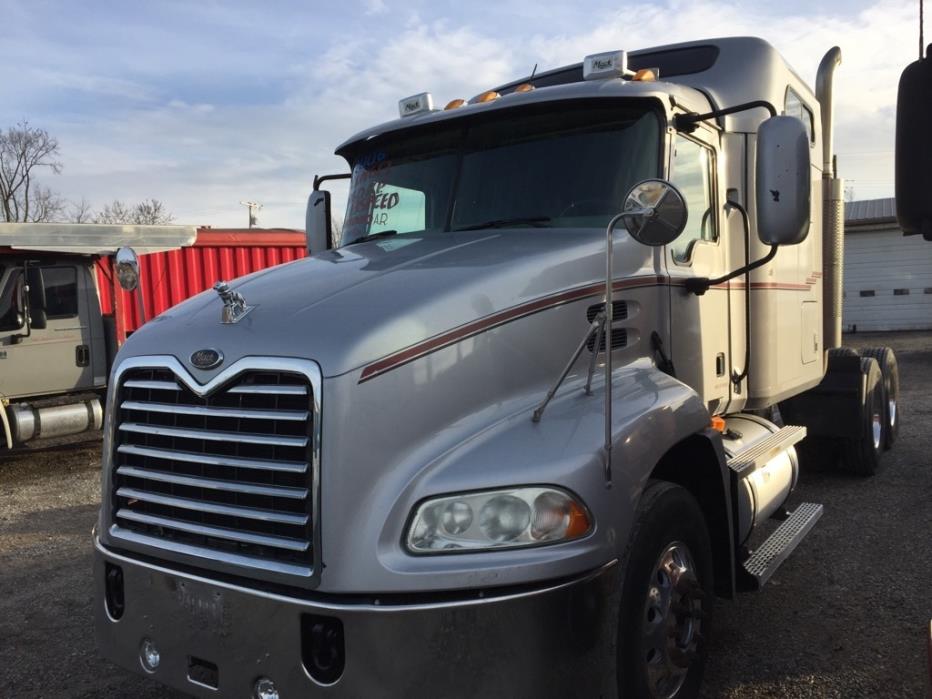 2007 Mack Cxn613  Conventional - Day Cab