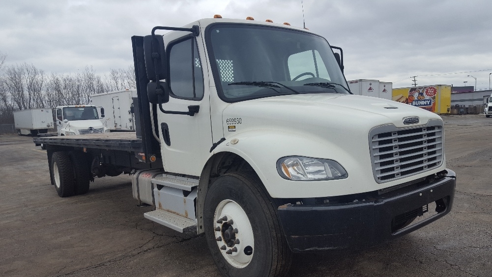 2013 Freightliner Business Class M2 106  Flatbed Truck