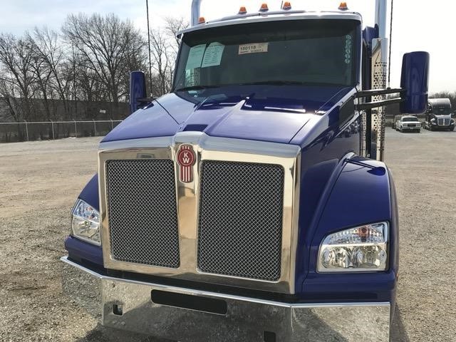 2018 Kenworth T880  Conventional - Sleeper Truck