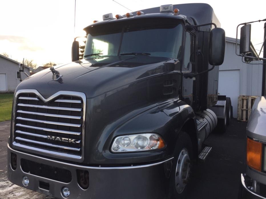 2008 Mack Cxn613  Conventional - Day Cab