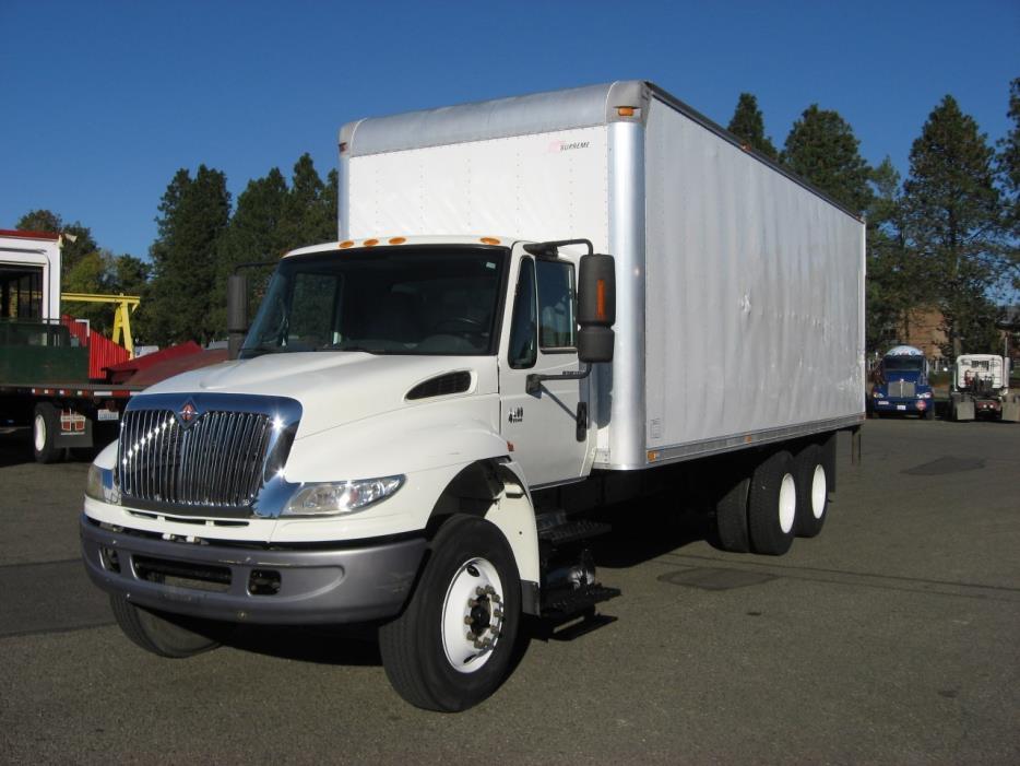 2005 International Durastar 4400  Cab Chassis