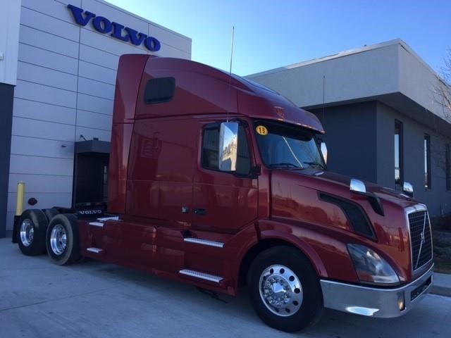 2013 Volvo Vnl64t670  Conventional - Sleeper Truck