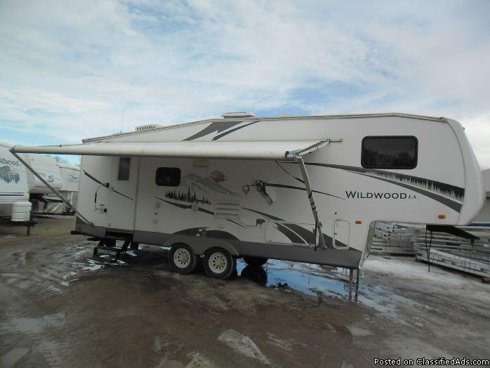 2007 Forest River Wildwood LA 246RLS 5th Wheel #6989