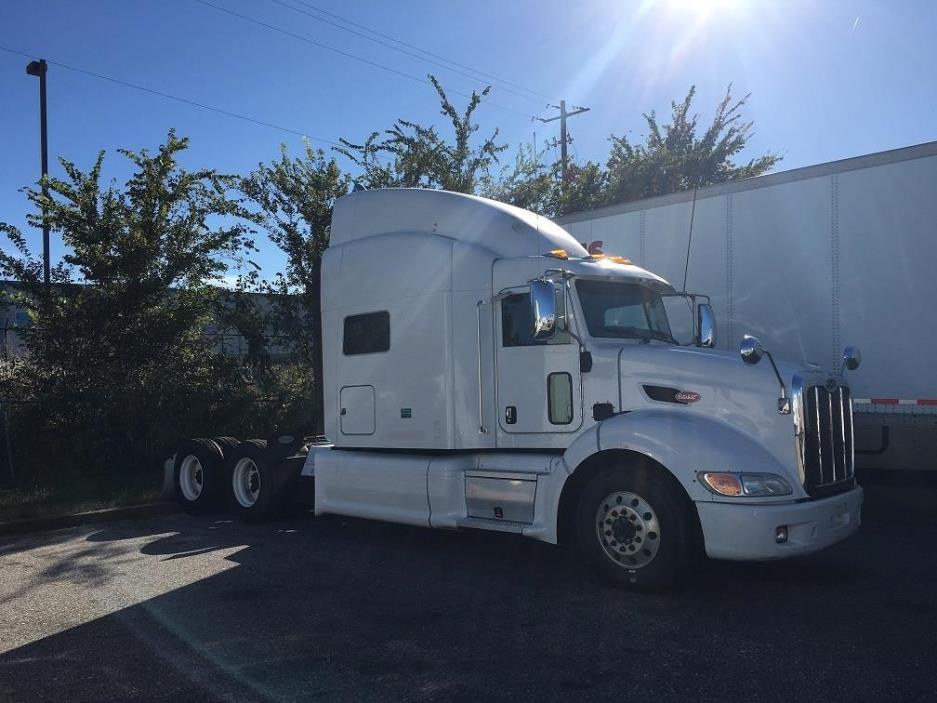 2012 Peterbilt 384  Conventional - Sleeper Truck