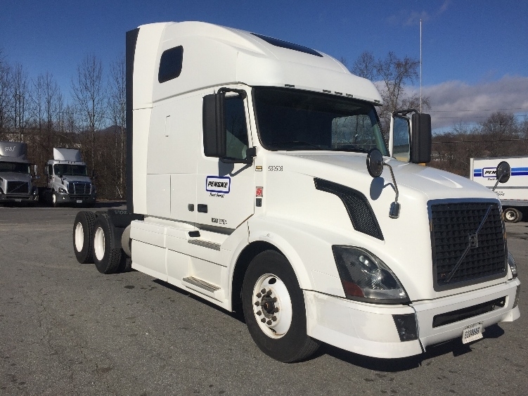 2011 Volvo Vnl  Conventional - Sleeper Truck