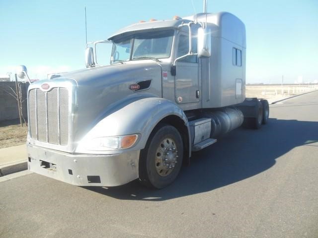 2012 Peterbilt 386  Conventional - Sleeper Truck