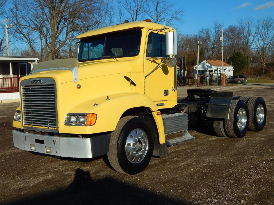 2003 Freightliner Fld112  Conventional - Day Cab