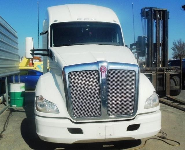 2016 Kenworth T680  Conventional - Sleeper Truck