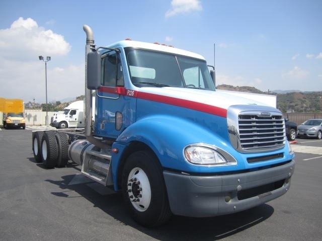 2010 Freightliner Columbia Cl12064st  Cab Chassis