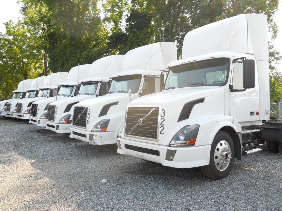 2007 Volvo Vnl  Conventional - Day Cab