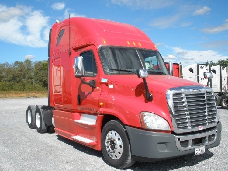 2012 Freightliner Cascadia  Conventional - Sleeper Truck