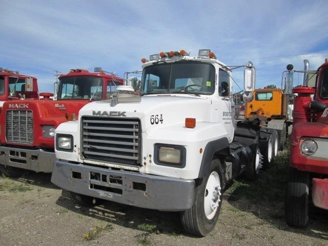 1993 Mack Rd690s  Conventional - Day Cab