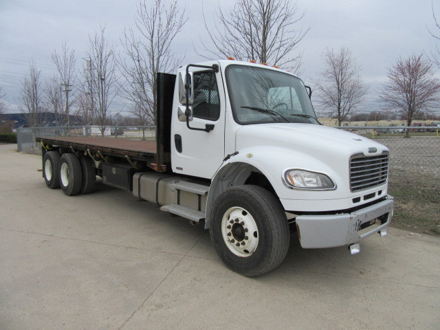 2010 Freightliner Business Class M2 106  Flatbed Truck