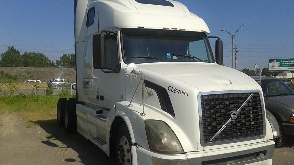 2007 Volvo Vnl64t670  Conventional - Sleeper Truck