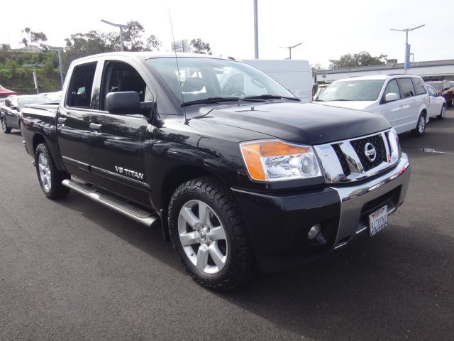 2014 Nissan Titan  Pickup Truck