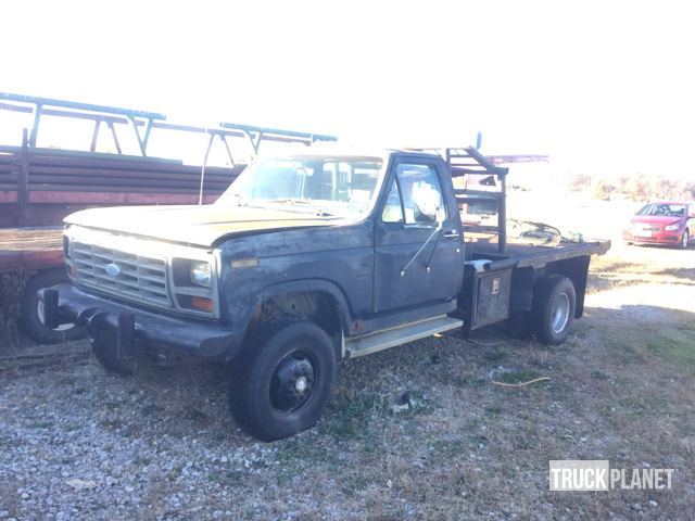 1986 Ford F-350 4x4  Flatbed Truck