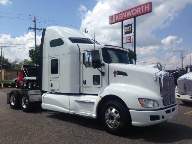 2015 Kenworth T660  Conventional - Day Cab