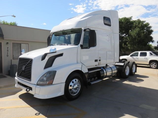 2012 Volvo Vnl64t670  Conventional - Sleeper Truck